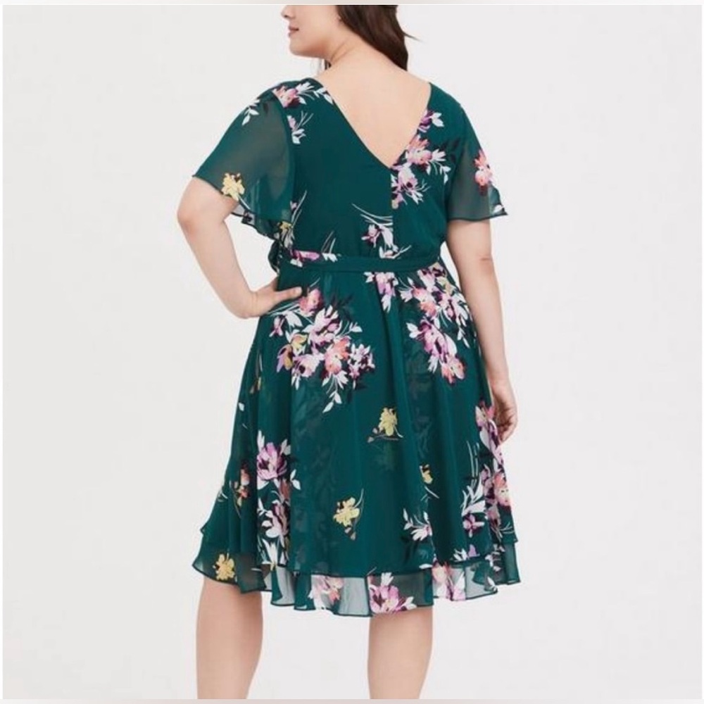 Torrid Green Floral Surplice Midi Dress - Picture 2 of 8